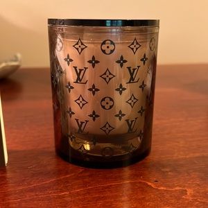 LOUIS VUITTON BRAND NEW CANDLE. CANDJE HOLDER AND CANDLE